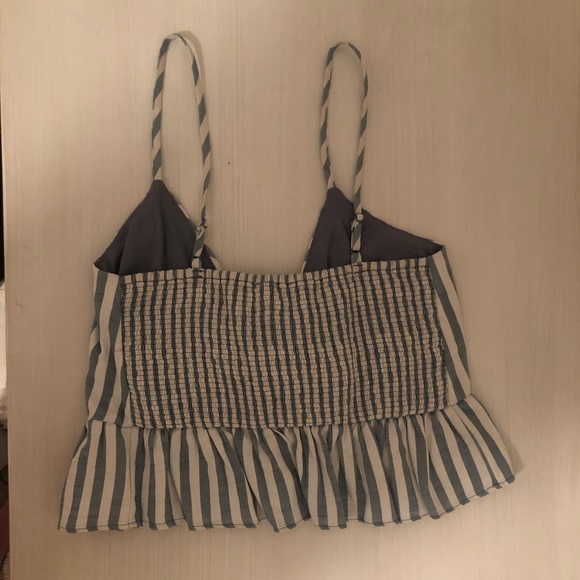 NWOT Tied Crop Top - Picture 4 of 4